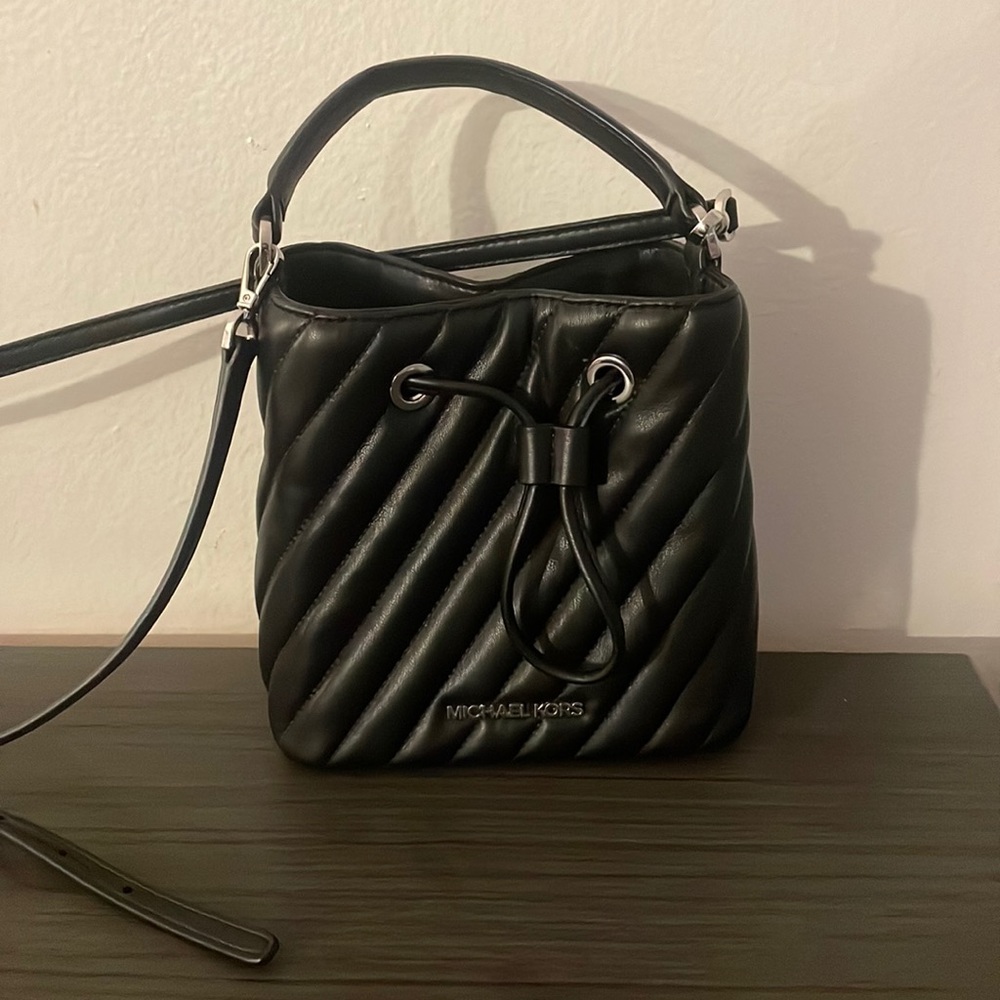 Michael Kors Crossbody Bucket Bag